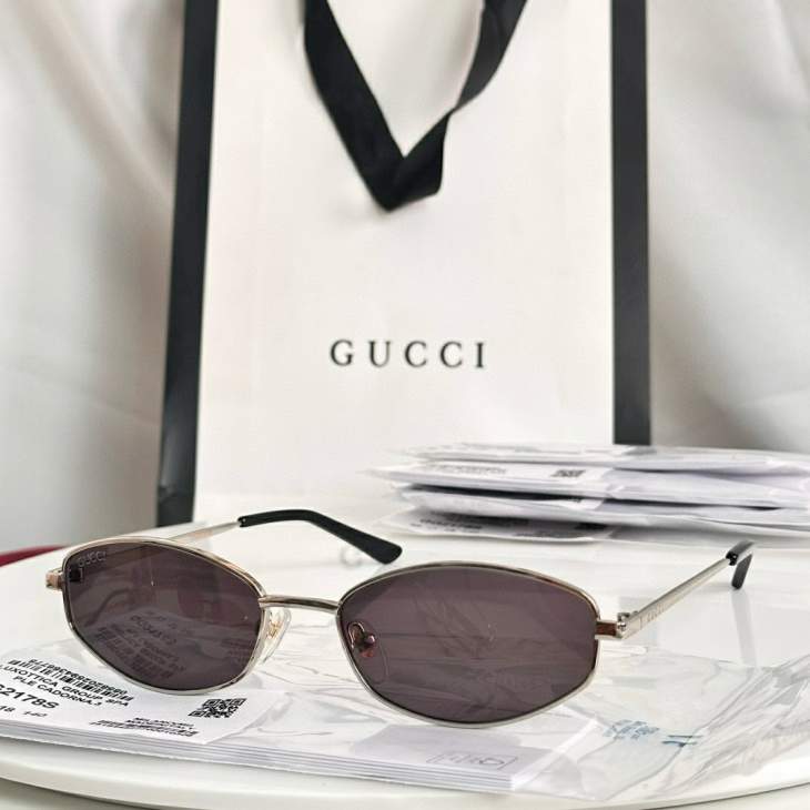Picture of Gucci Sunglasses _SKUfw79479327fw